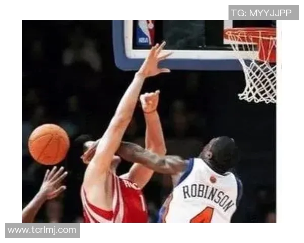 姚明在火箭对阵老鹰的比赛中狂砍41分展现传奇风采