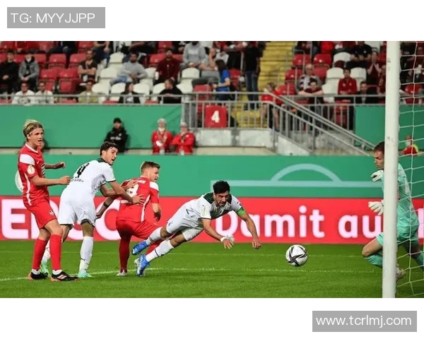 拜仁慕尼黑对阵门兴格拉德巴赫精彩赛事直播全程回顾与分析