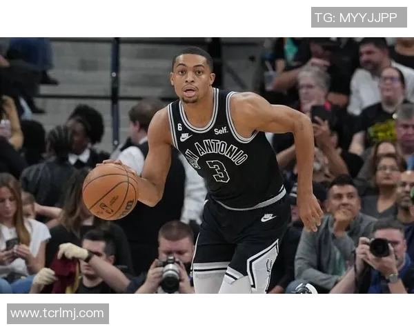 文班亚马新秀赛季表现惊艳场均数据领跑全联盟引发热议