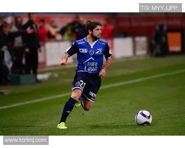 法甲波尔多迎战圣埃蒂安争夺关键三分展现球队实力与斗志 法甲波尔多迎战圣埃蒂安争夺关键三分展现球队实力与斗志