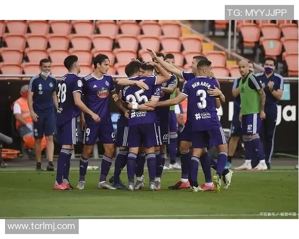 武汉卓尔与华夏队的激烈对决引发球迷热情期待精彩赛事即将上演 武汉卓尔与华夏队的激烈对决引发球迷热情期待精彩赛事即将上演