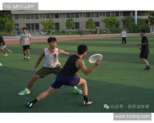 飞盘竞技的魅力与挑战:深入探讨西安飞盘队的战术与团队协作 飞盘竞技的魅力与挑战:深入探讨西安飞盘队的战术与团队协作