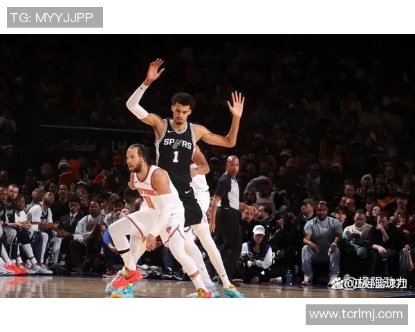 NBA马刺对阵国王精彩视频直播全程回放与赛后分析 NBA马刺对阵国王精彩视频直播全程回放与赛后分析